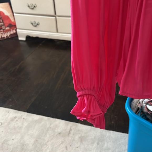 Silk - Picture 3 of 5